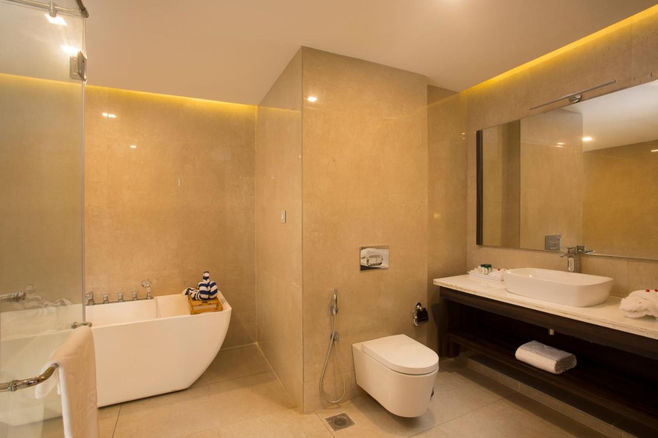 Guruvāyūr Blue Serene Resort מראה חיצוני תמונה