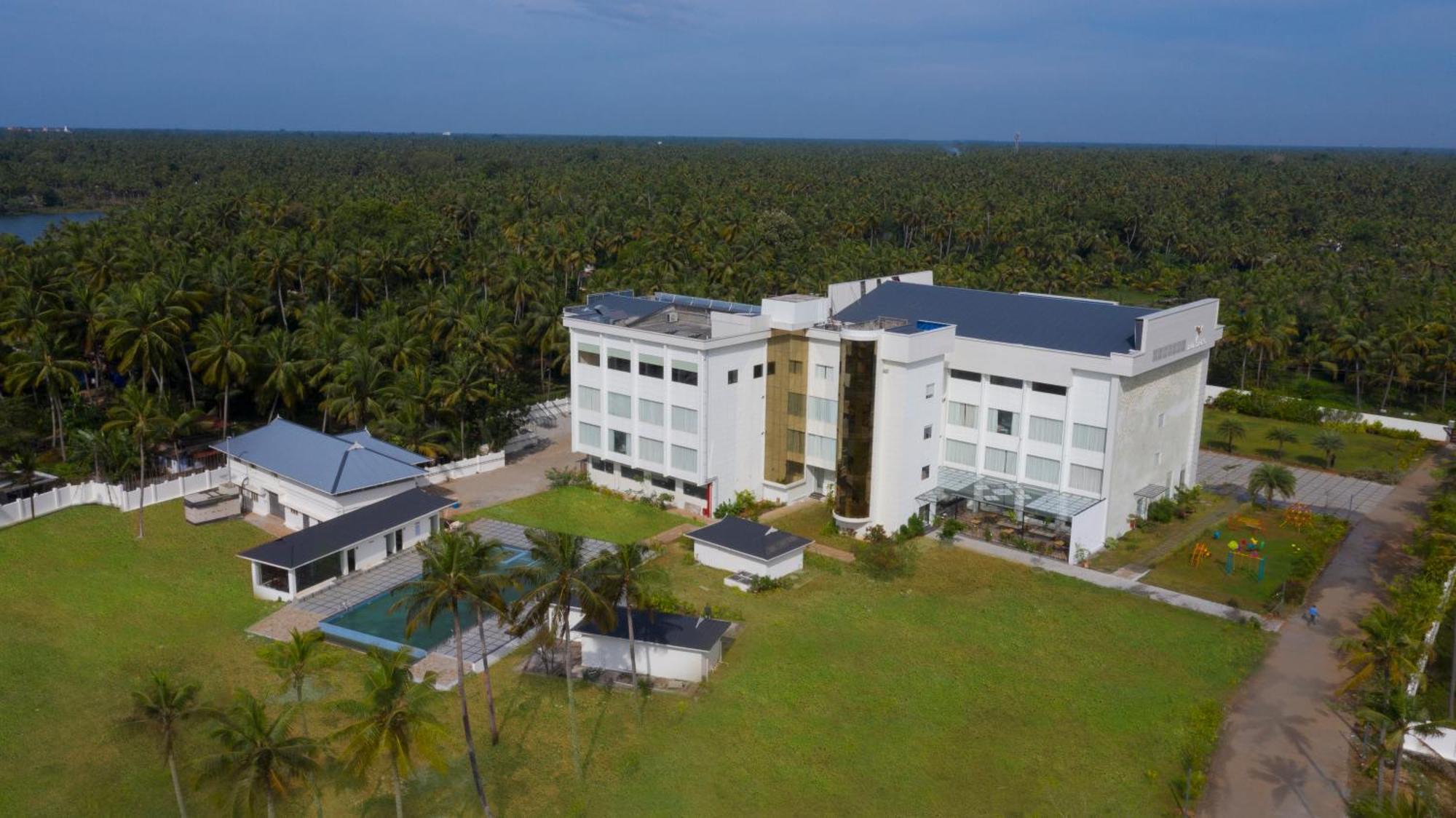 Guruvāyūr Blue Serene Resort מראה חיצוני תמונה